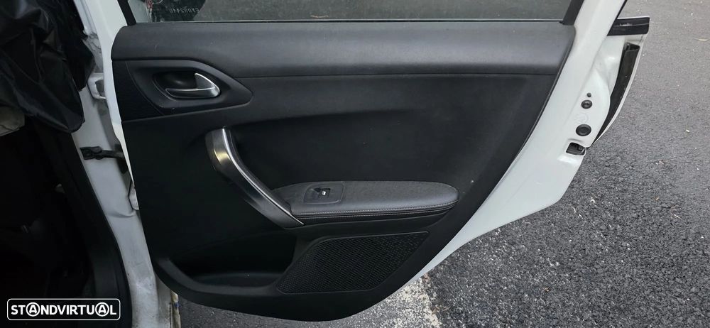 Peugeot 2008 Carrinha 1.6 HDi Diesel de - VIATURA PARA PEÇAS - 16