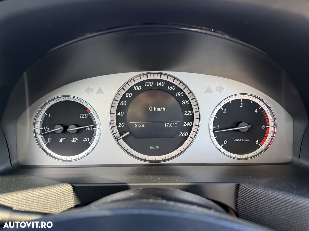 Mercedes-Benz GLK 220 CDI (BlueEFFICIENCY) - 33