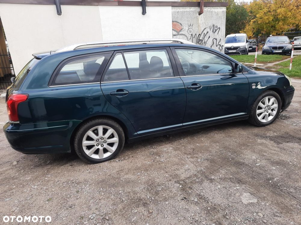 Toyota Avensis - 4