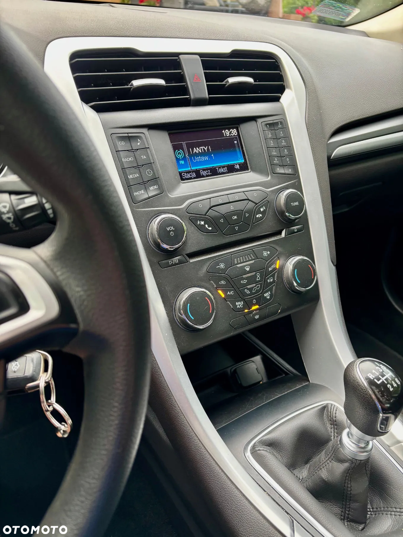 Ford Mondeo - 10