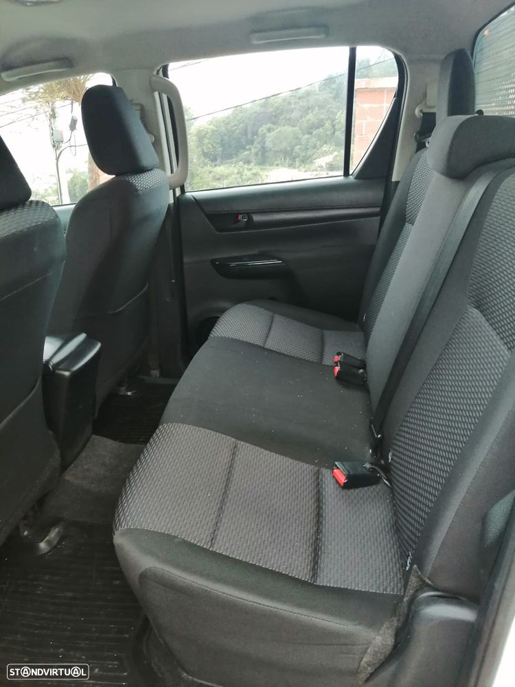 Toyota Hilux - 5