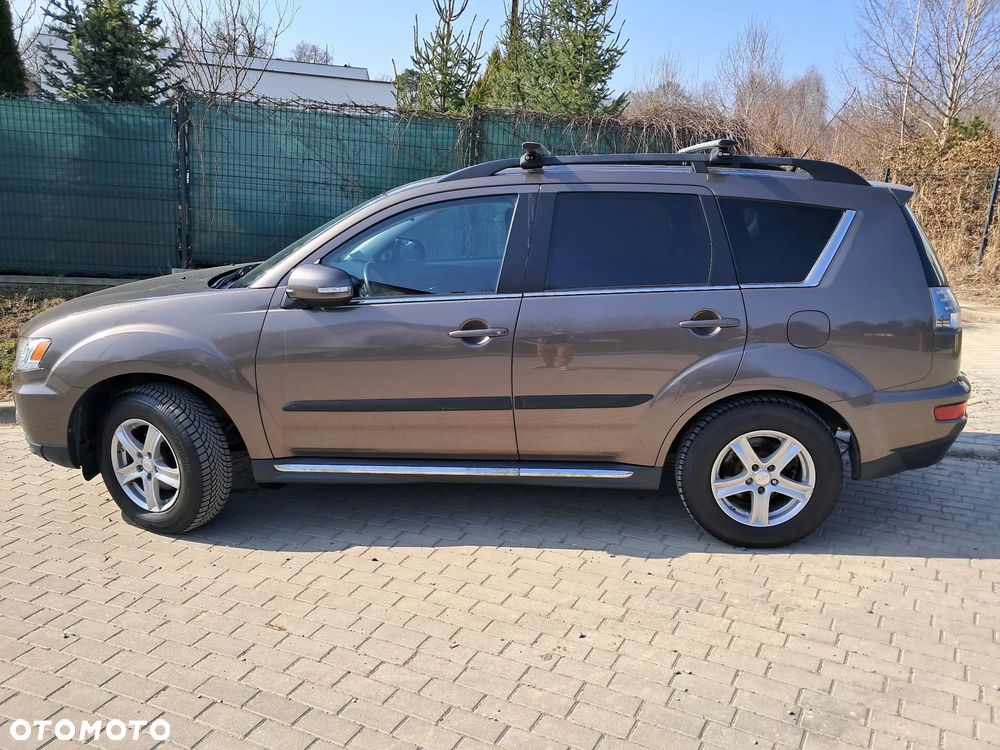 Mitsubishi Outlander 2.4 Intense + CVT - 1