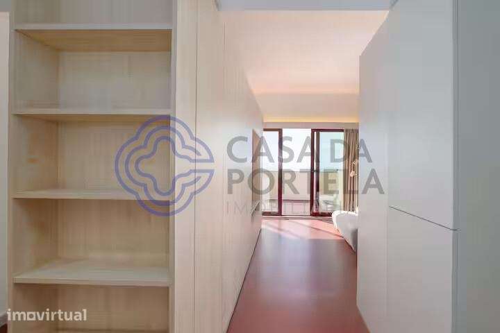 Escritório Remodelado com Terraço + AL | Metro Santo Ovídio à Porta - Grande imagem: 5/17