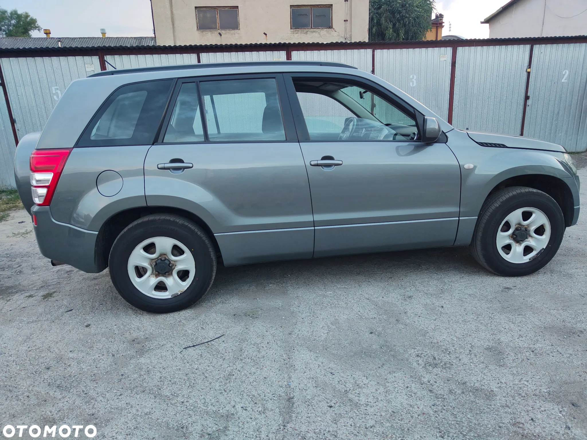 Suzuki Grand Vitara 2.0 - 6