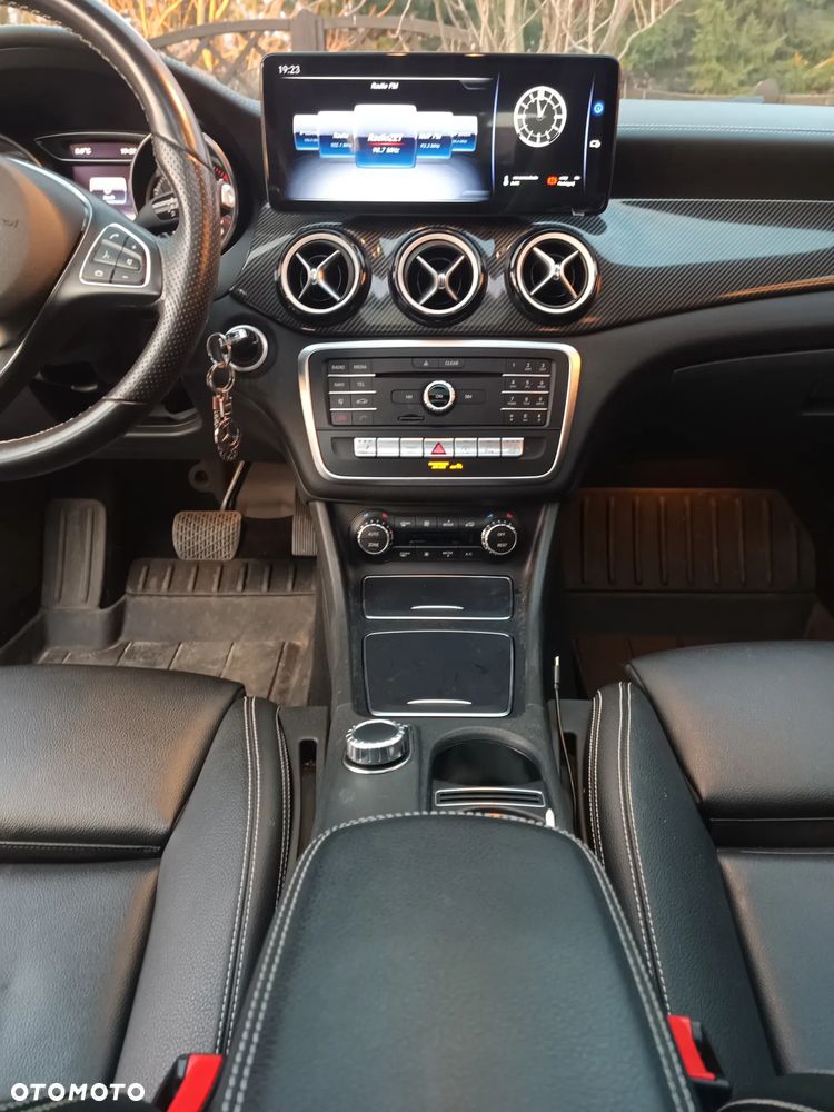 Mercedes-Benz GLA 220 d 7G-DCT UrbanStyle Edition - 8