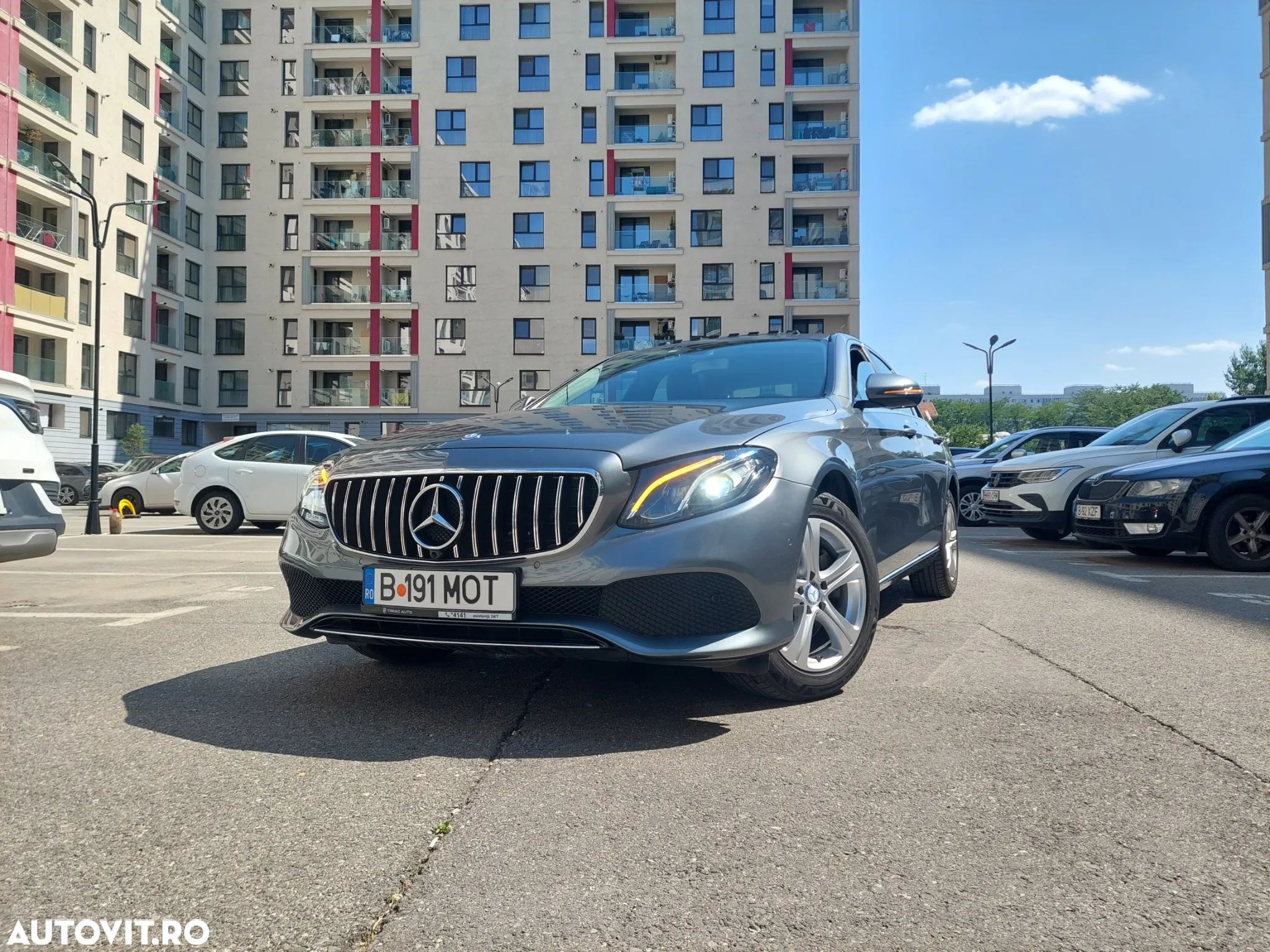 Mercedes-Benz E 200 4Matic T 9G-TRONIC - 1
