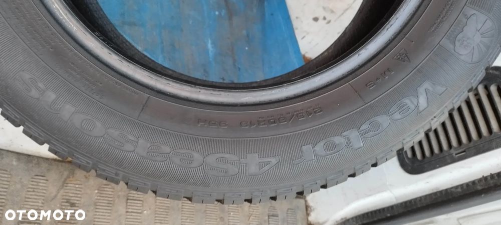 215/60/16 goodyear vector 4season - 3