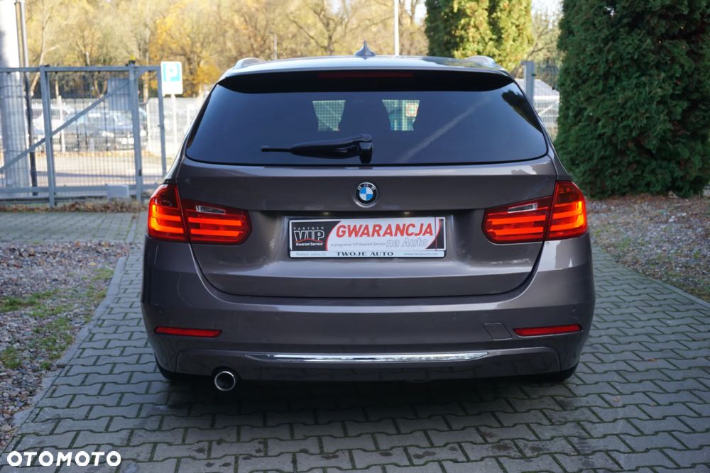 BMW Seria 3 318d Touring Luxury Line - 4