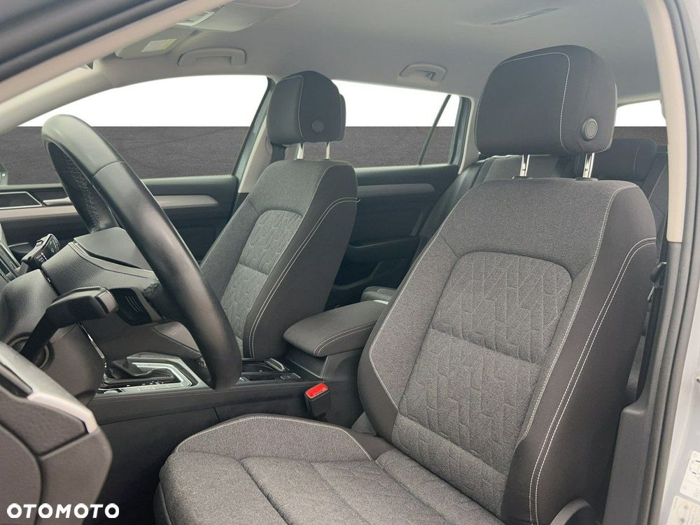 Volkswagen Passat - 11