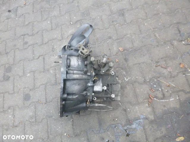 MANUALNA SKRZYNIA BIEGÓW RENAULT MEGANE II 1.9 DCI 8200156391 - 9