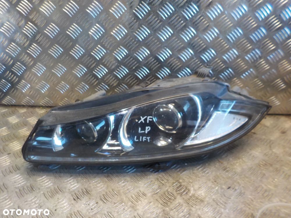 JAGUAR XF X250 LIFT LAMPA LEWA PRZÓD XENON WERSJA ANGIELSKA - 1