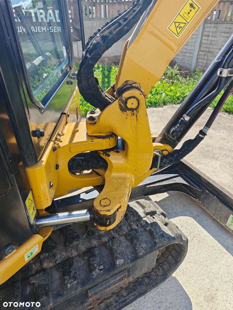 Caterpillar 302.7 - 10