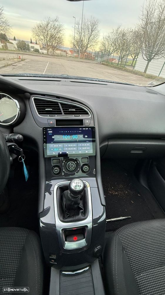 Peugeot 5008 1.6 HDi Executive JLL17 - 9