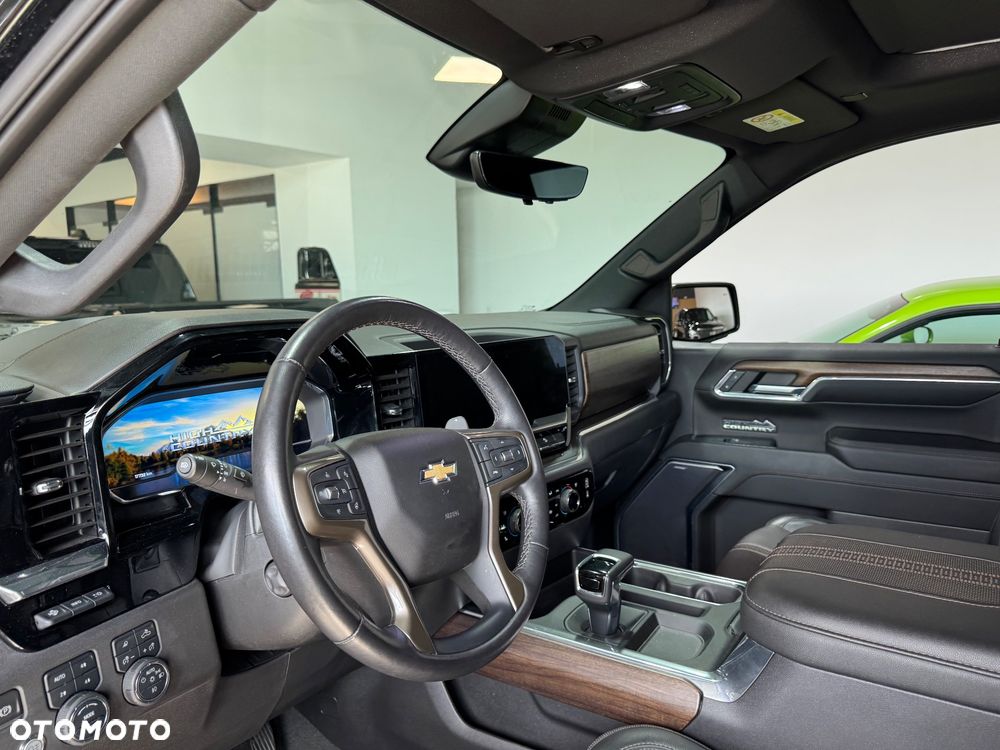 Chevrolet Silverado - 22