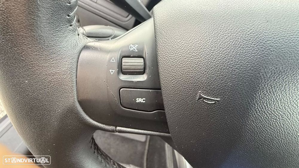 Peugeot 2008 1.2 PureTech Style - 18