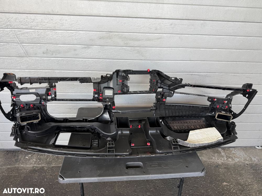 Planșă bord BMW Seria 7 F01 / F02 (cu HUD) - Volan pe stânga LHD Cu un defect - 2