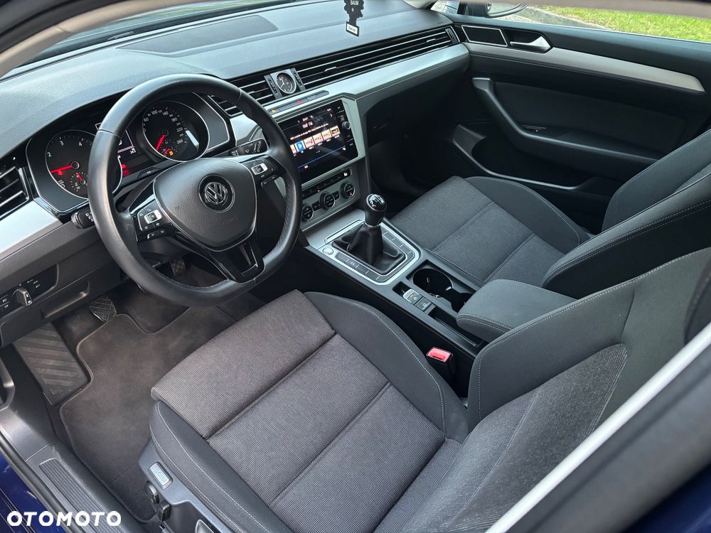 Volkswagen Passat - 7