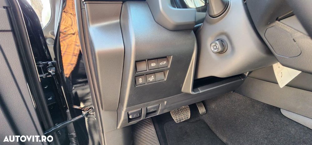 Toyota Land Cruiser 300 - 7