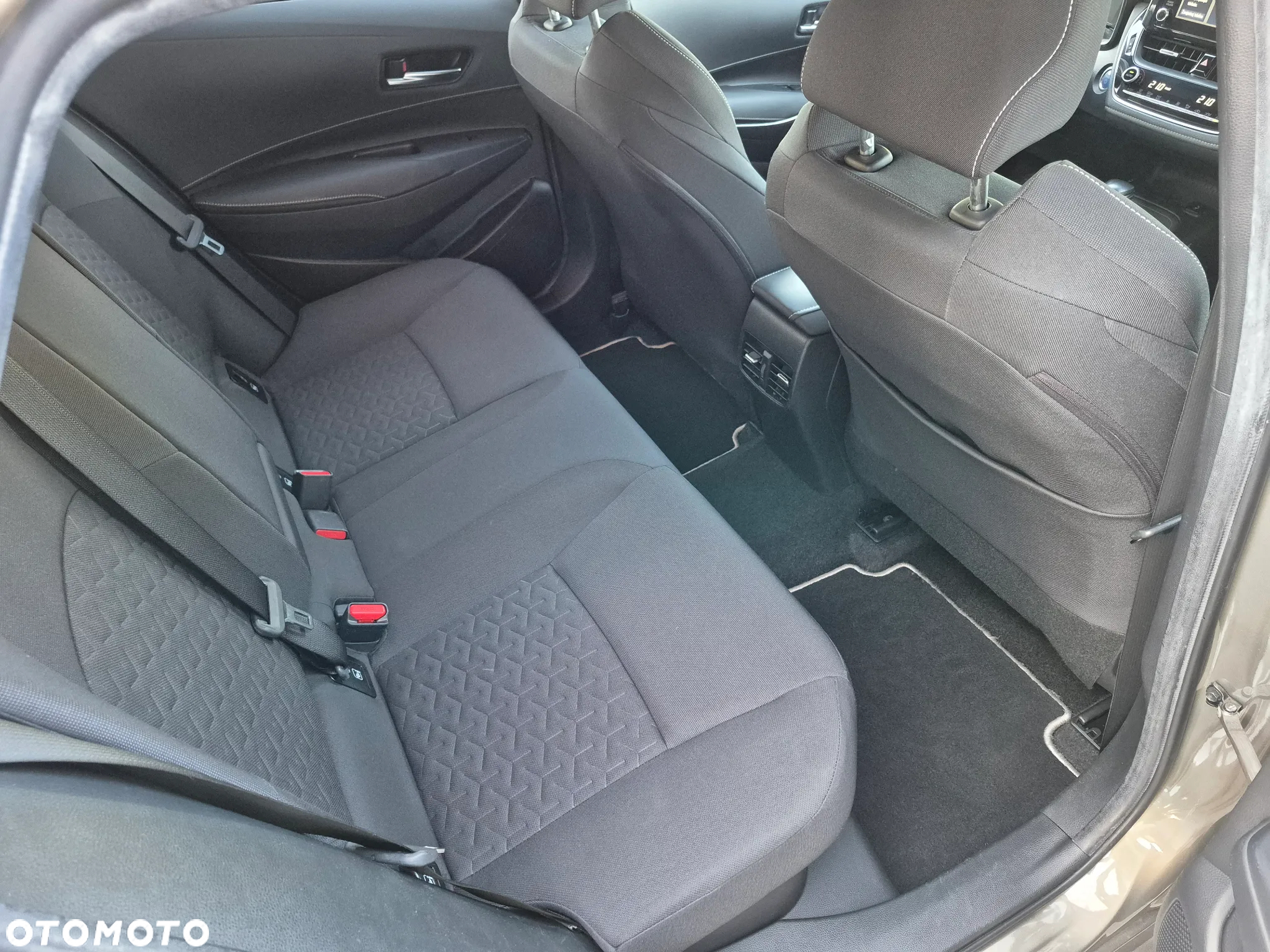 Toyota Corolla 2.0 Hybrid Comfort - 10