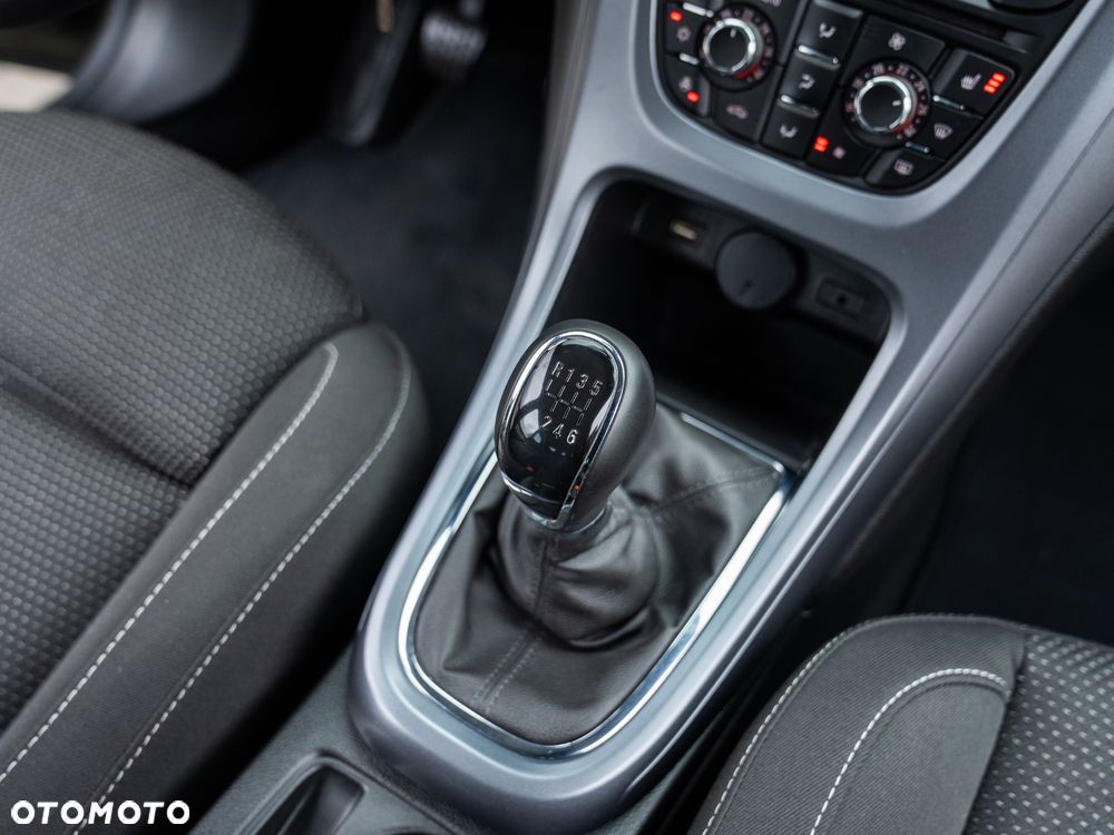 Opel Astra 1.4 Turbo Exklusiv - 38