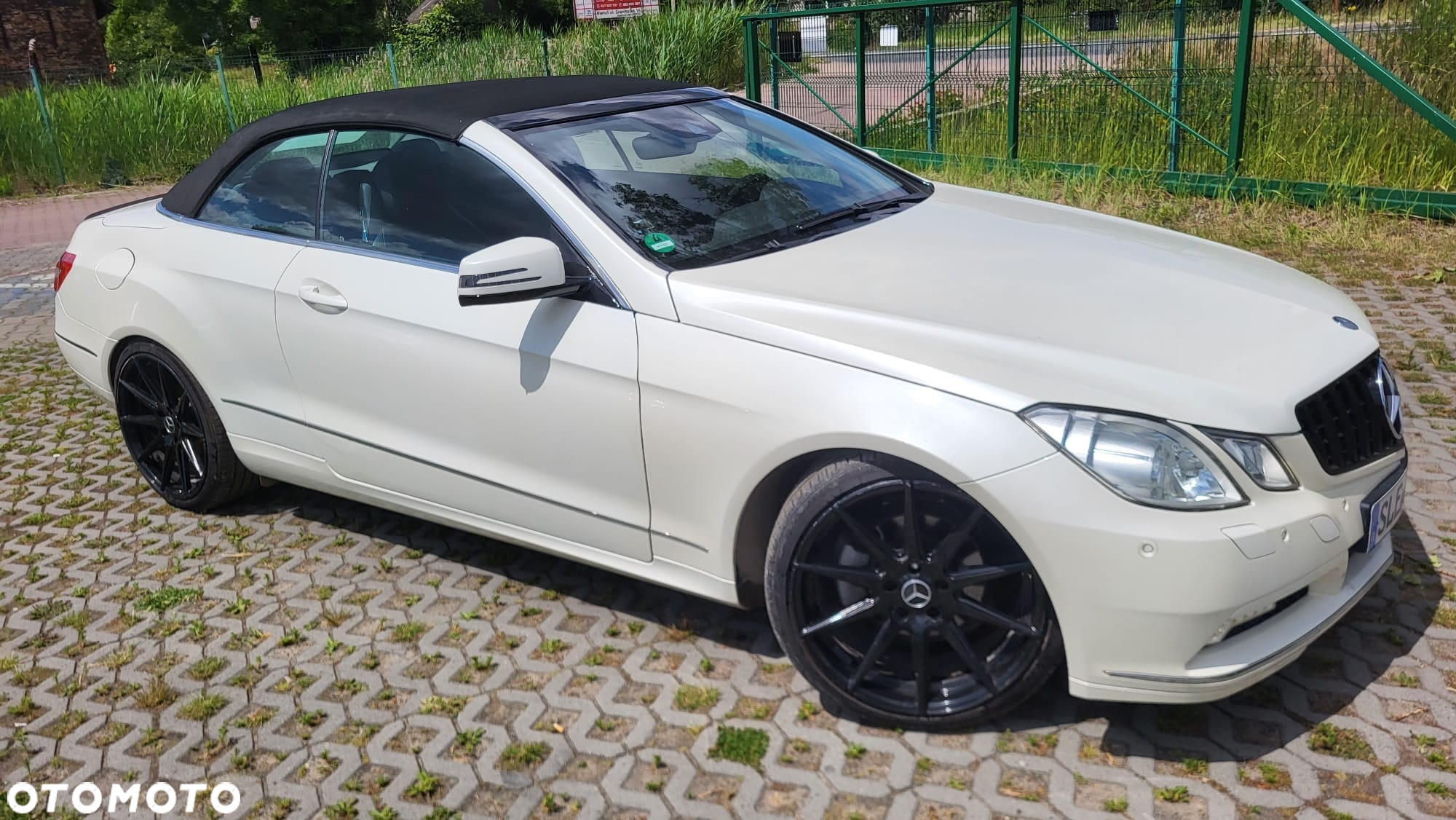 Mercedes-Benz Klasa E 250 CGI Cabrio BlueEFFICIENCY Automatik Avantgarde - 34