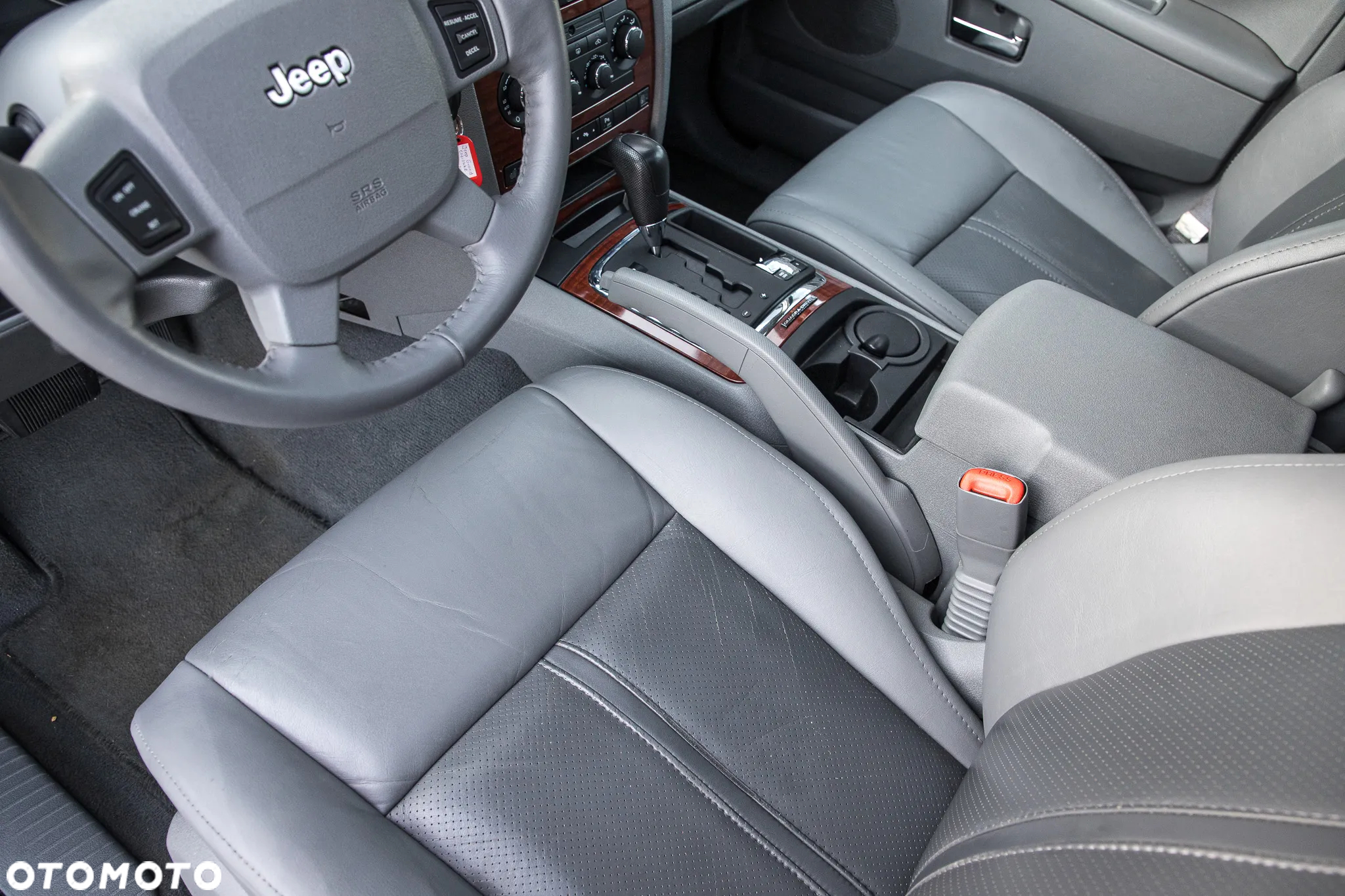 Jeep Grand Cherokee - 17