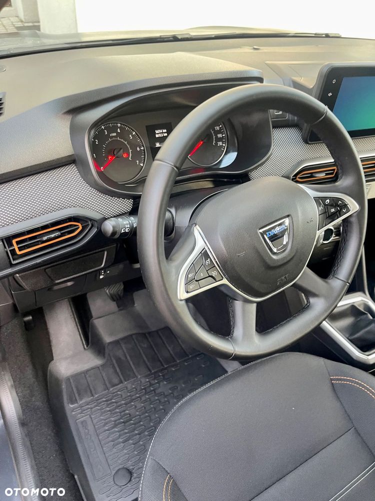 Dacia Sandero - 8