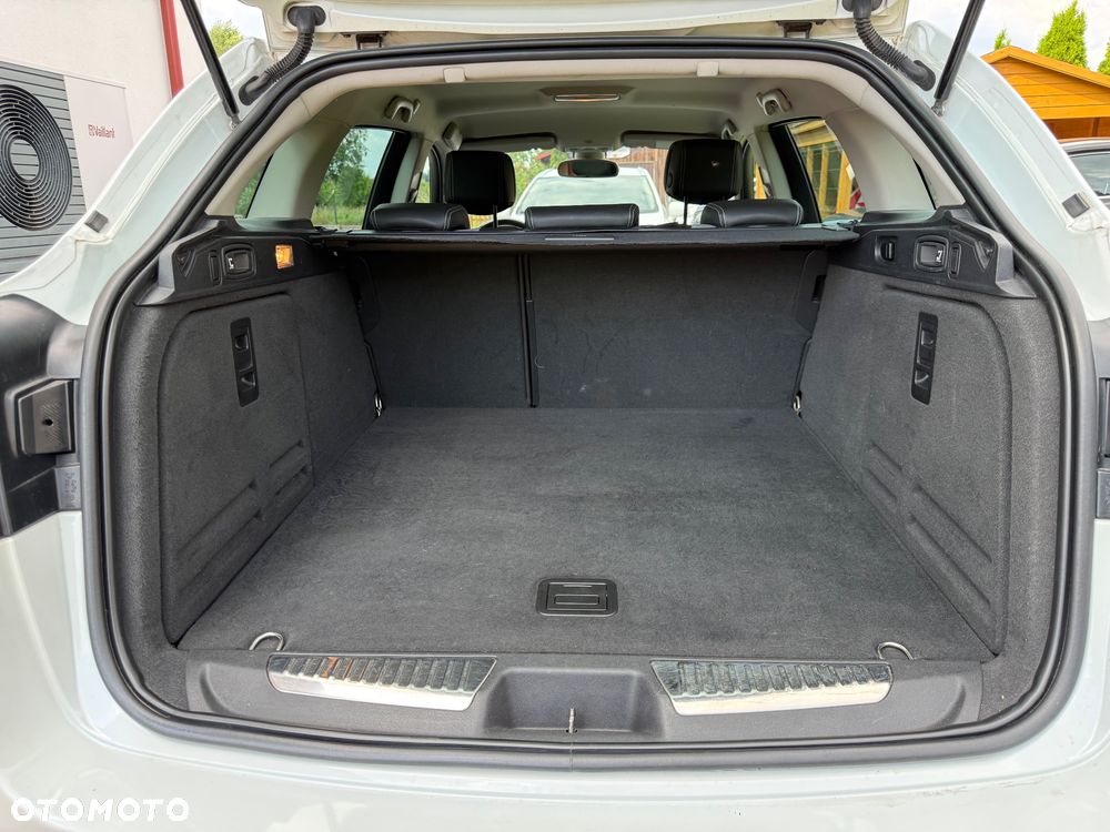 Renault Laguna ENERGY dCi 175 FAP Start & Stop GT - 28