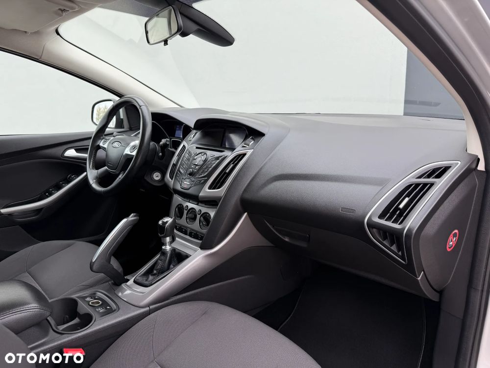 Ford Focus - 25