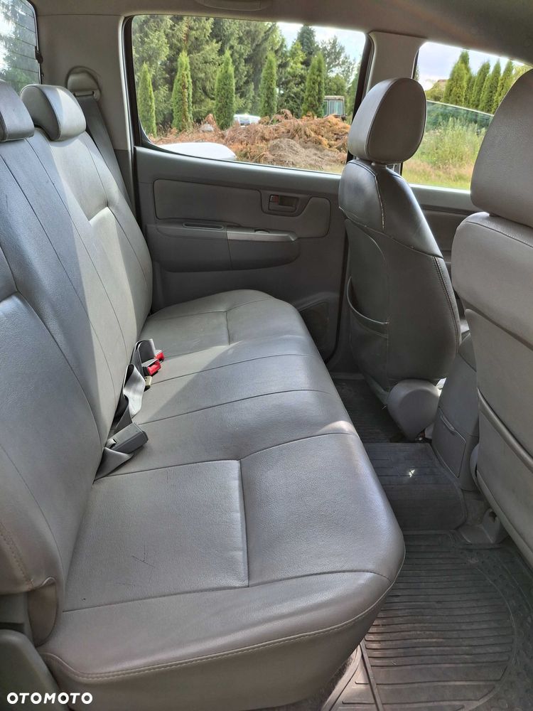 Toyota Hilux - 8