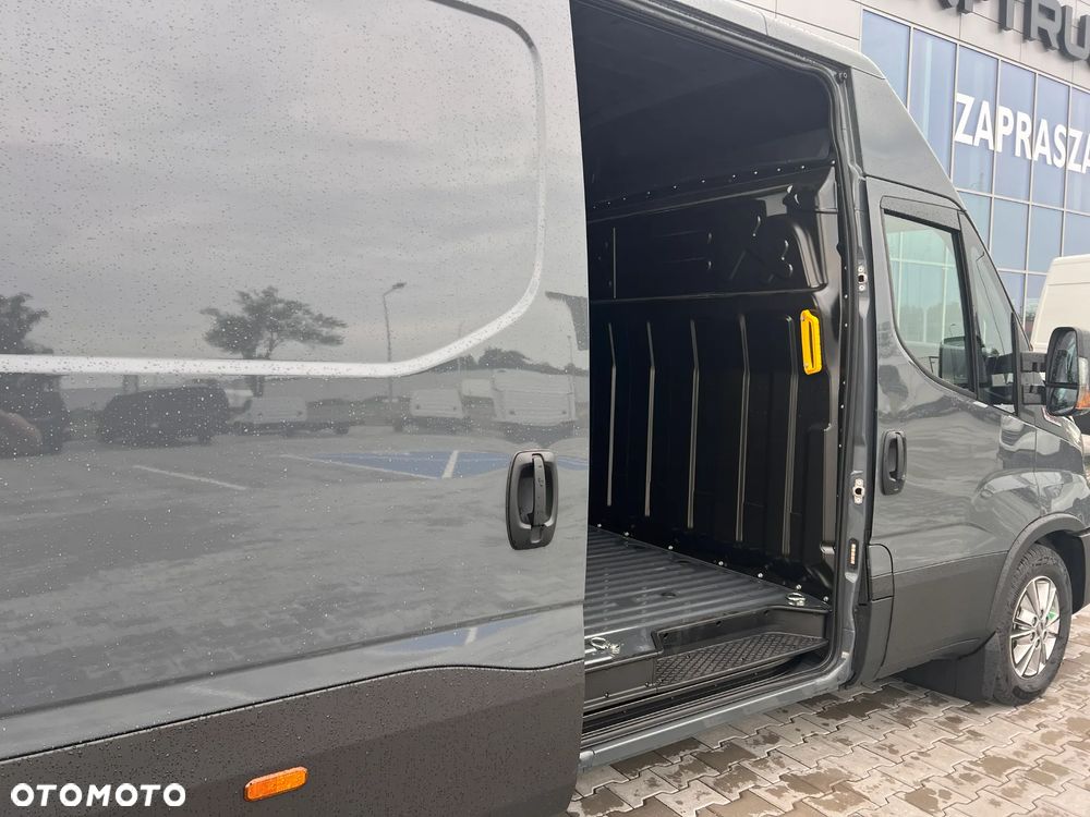 Iveco HIT SPRZEDAŻY,DOSTĘPNY OD RĘKI,kubatura 12m3 - 10