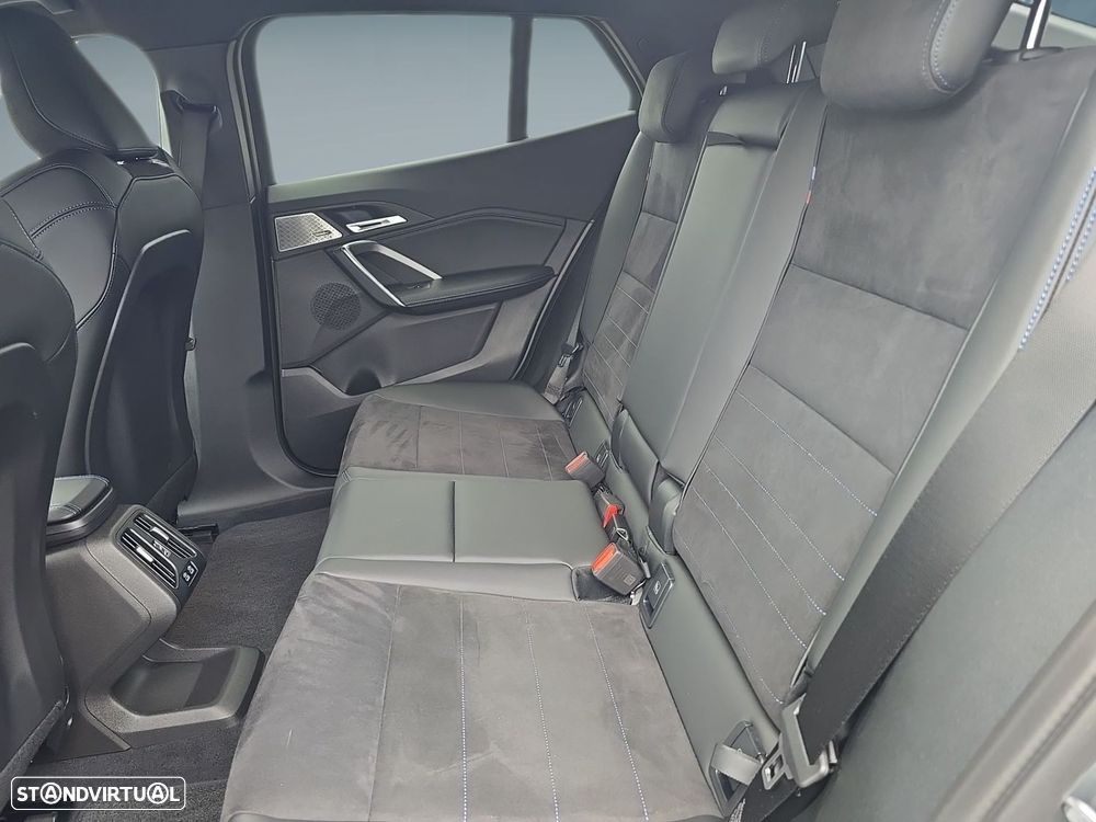 BMW iX2 eDrive20 - 14