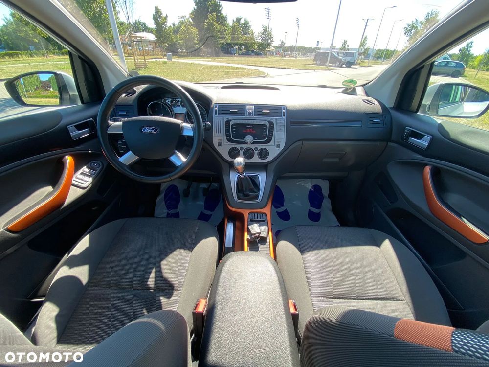 Ford Kuga 2.0 TDCi 4x4 Titanium - 16