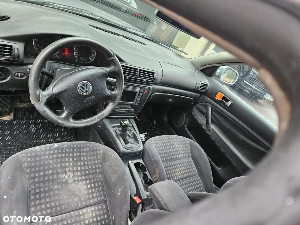 Volkswagen Passat 1.9 TDI Highline - 6