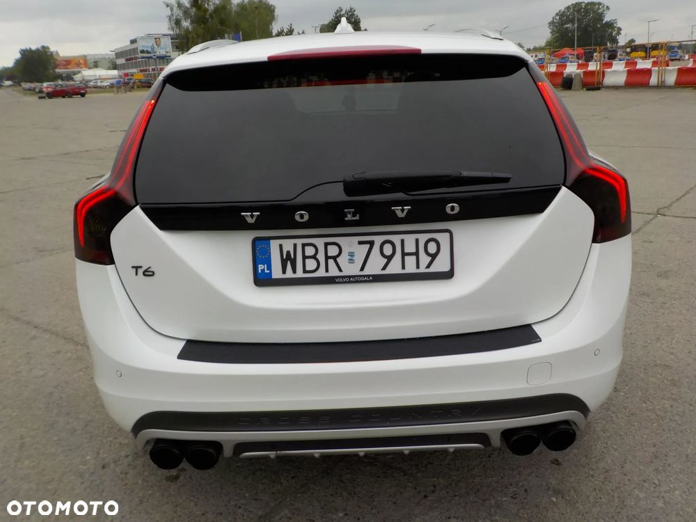 Volvo V60 Cross Country T5 AWD Summum - 8