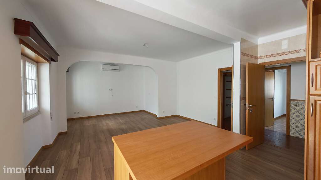 Andar Moradia T2 com garagem em zona de Pinhal Marrocos - Grande imagem: 2/13