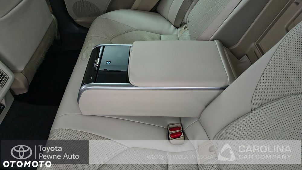 Toyota Camry 2.5 Hybrid Executive CVT - 23