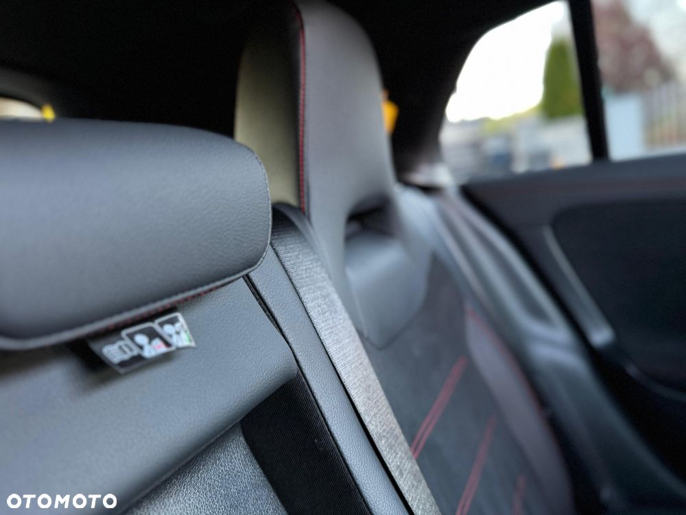 Mercedes-Benz CLA 200 AMG Line 7G-DCT - 27