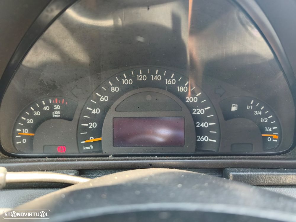 Mercedes-Benz C 220 — fotografia 35