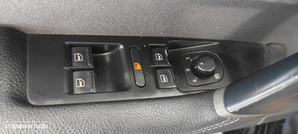 VW Passat CC 2.0 TDi Exclusive - 42