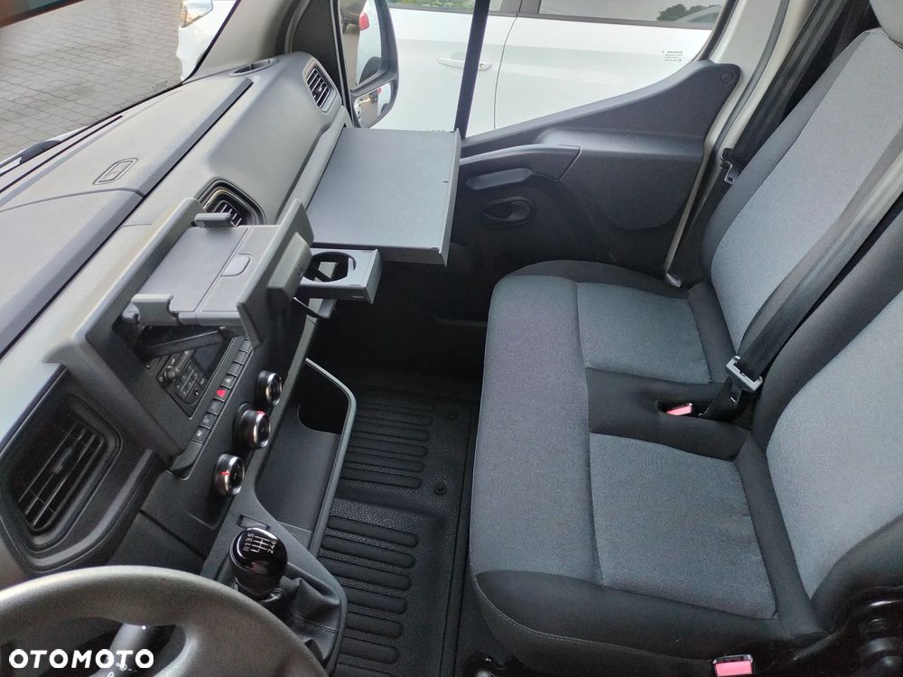 Nissan NV400 - 27