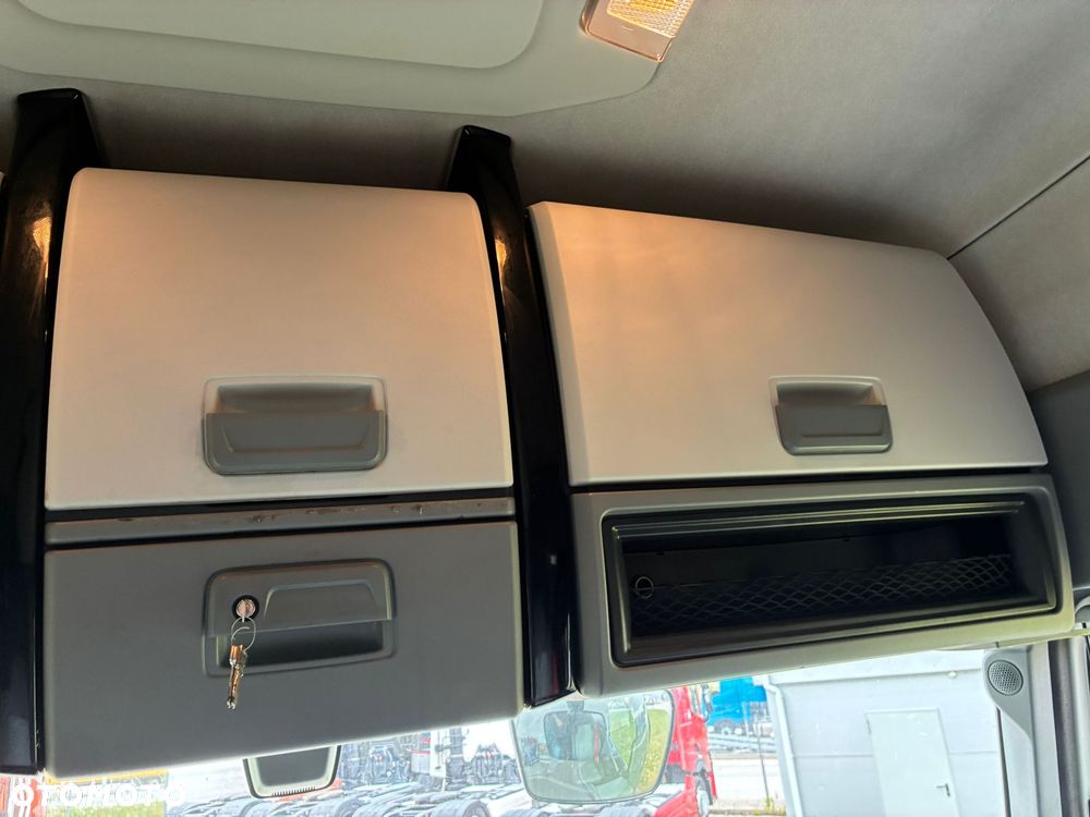Renault T460 Sleeper Cab - 13