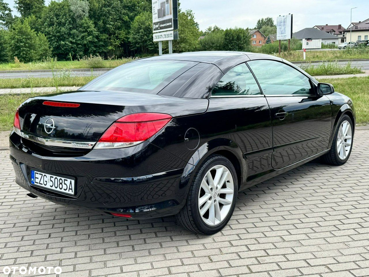 Opel Astra GTC 1.6 Cosmo - 11