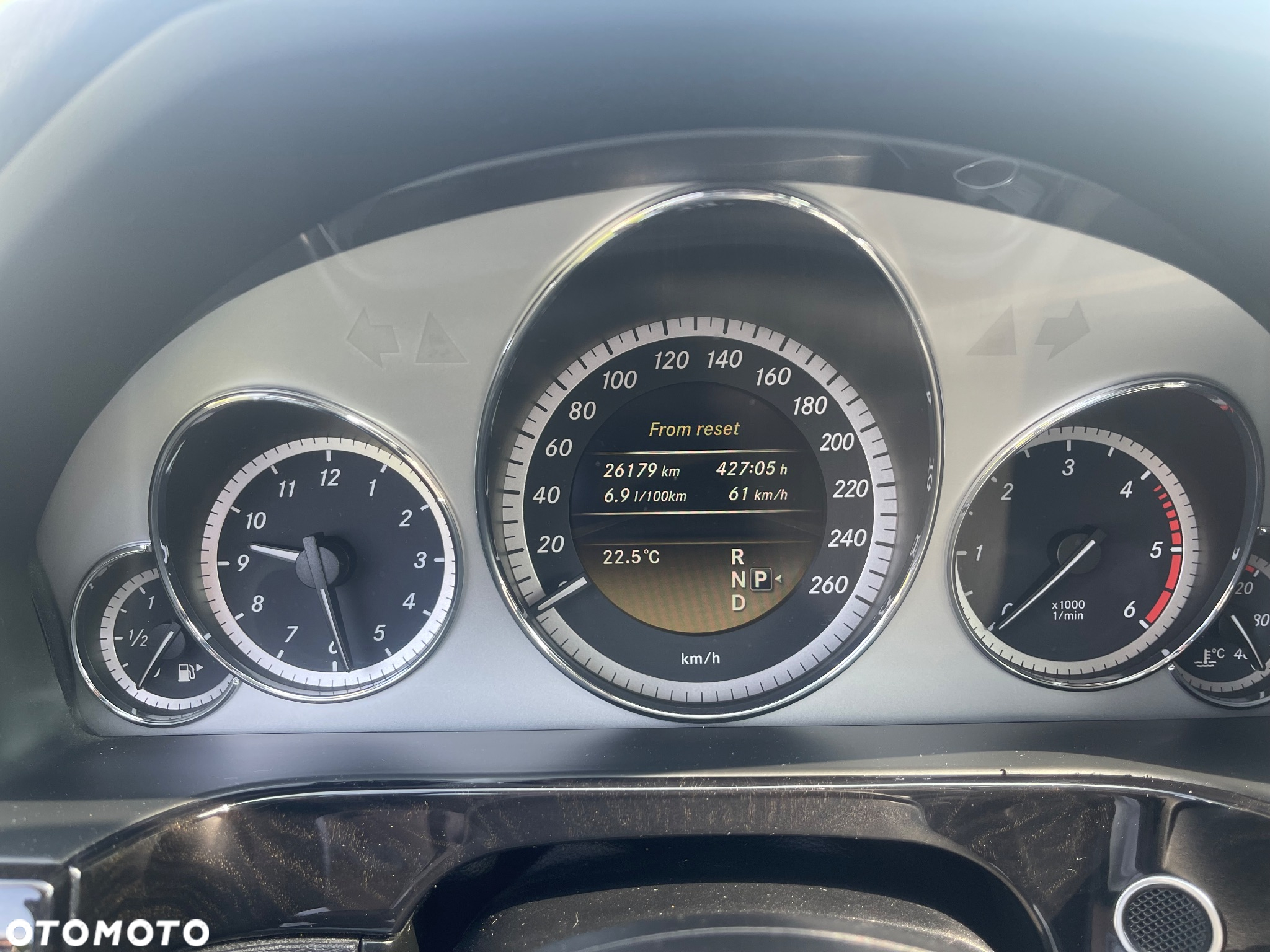 Mercedes-Benz Klasa E 220 T CDI DPF BlueEFFICIENCY 7G-TRONIC Avantgarde - 35