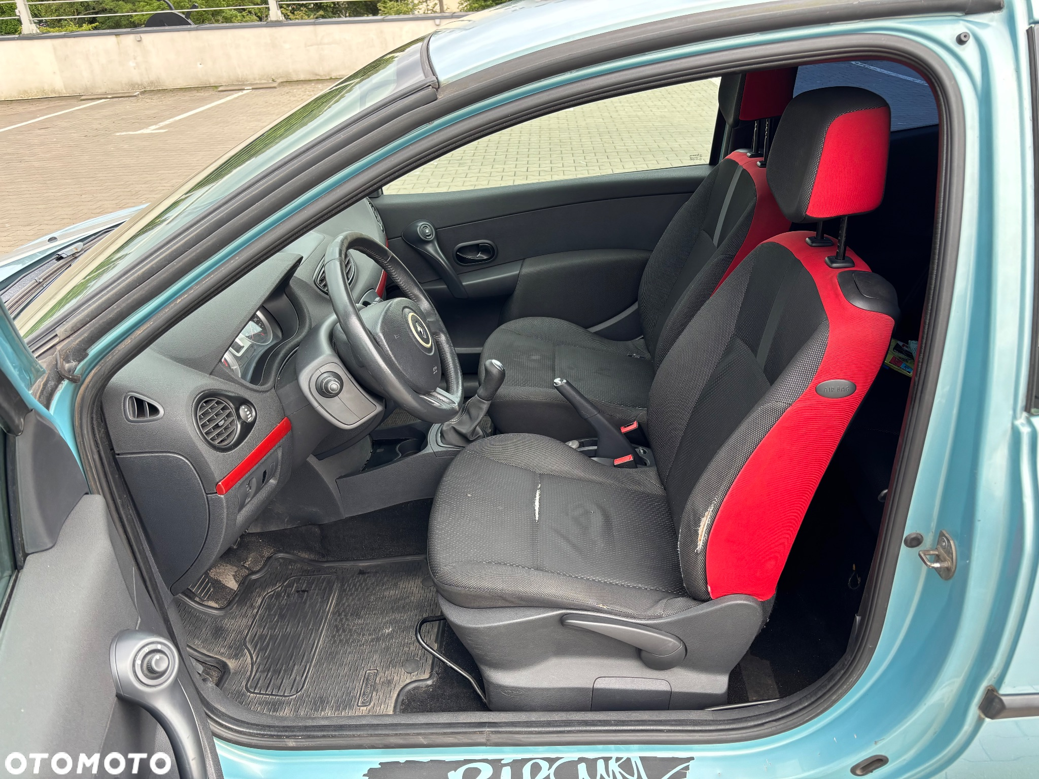 Renault Clio 1.2 16V 75 Collection - 10