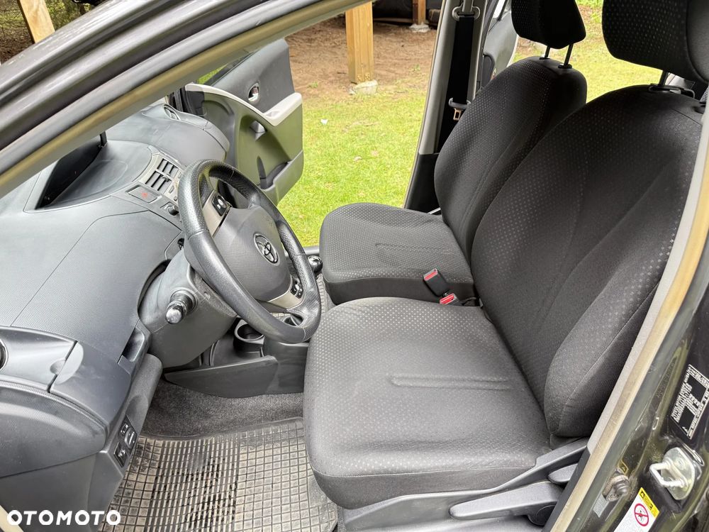 Toyota Yaris 1.33 Premium - 22