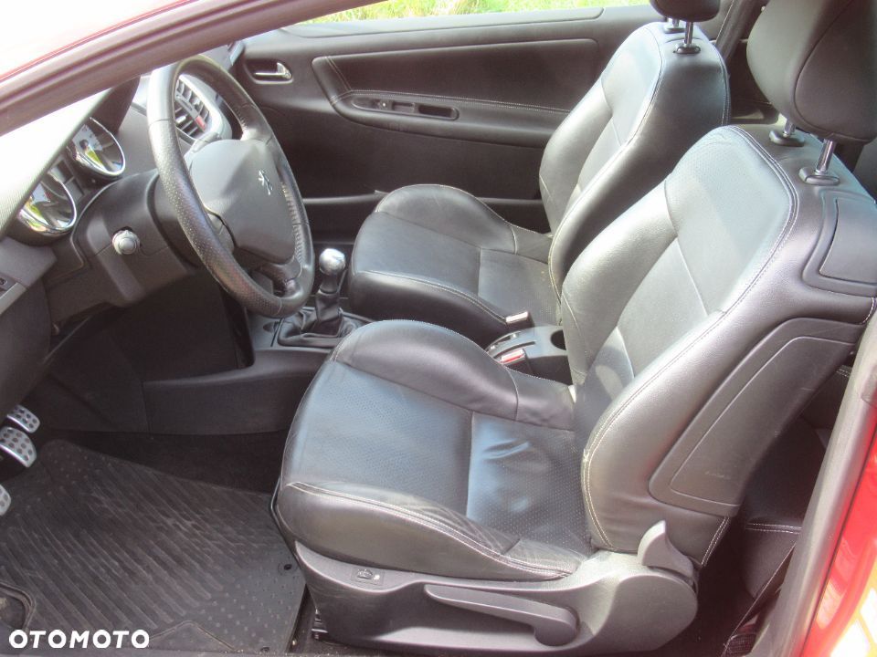 Peugeot 207 CC 1.6 Intense - 28
