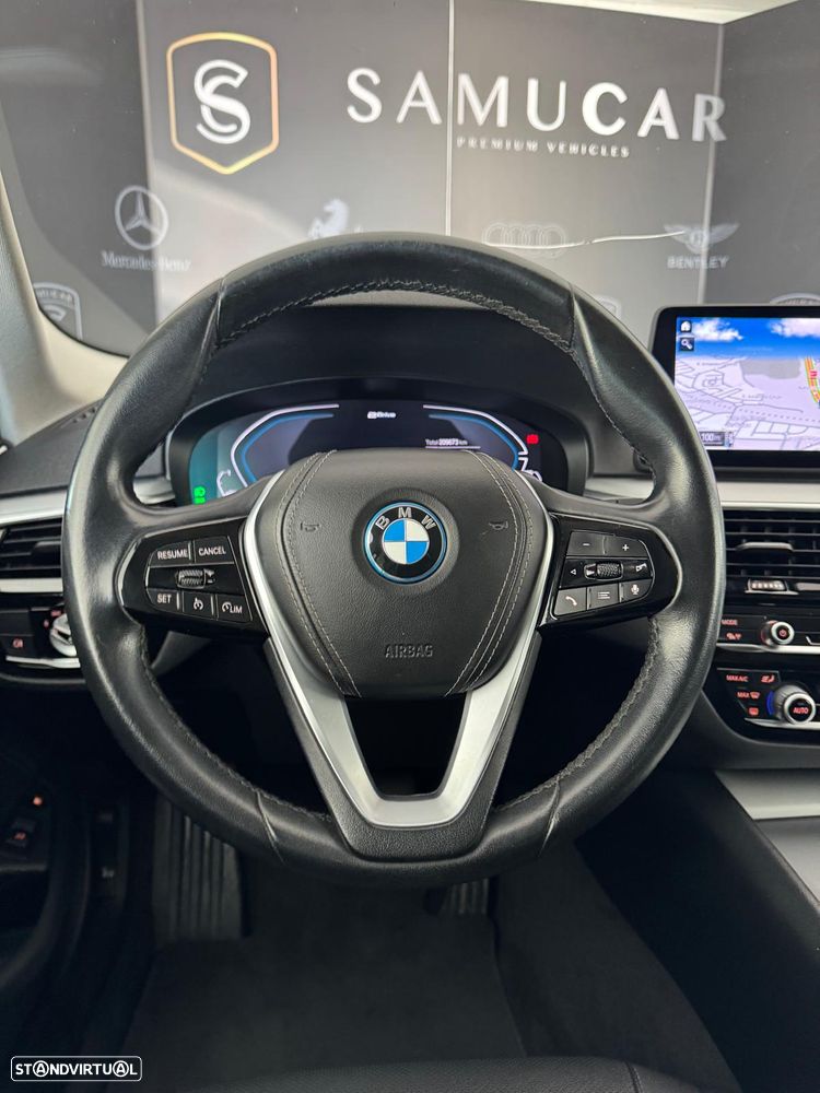 BMW 530 e - 17