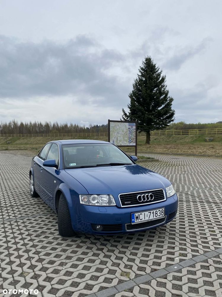 Audi A4 Limousine - 4