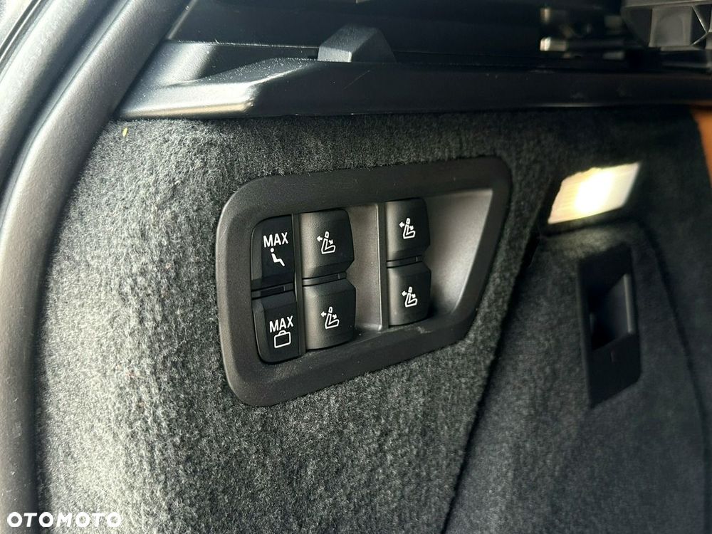 BMW X7 M50i sport - 12